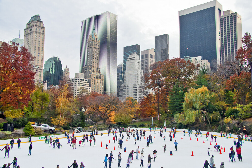 NOWY JORK — słynne lodowisko Wollman w Central Parku jest obsługiwane przez organizację Trump i otwarte w 1949 r., licencjat: Shutterstock/By Kris Yeager
