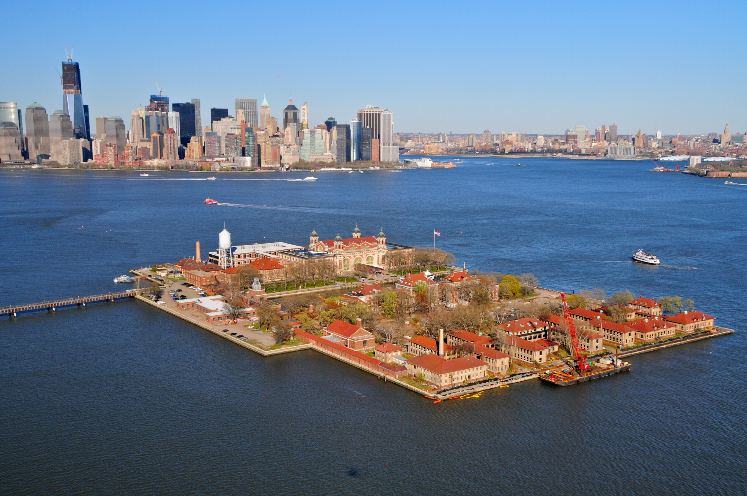Ellis Island - jedna z wysp nieopodal Nowego Jorku, licencja: shutterstock/By Richard Cavalleri