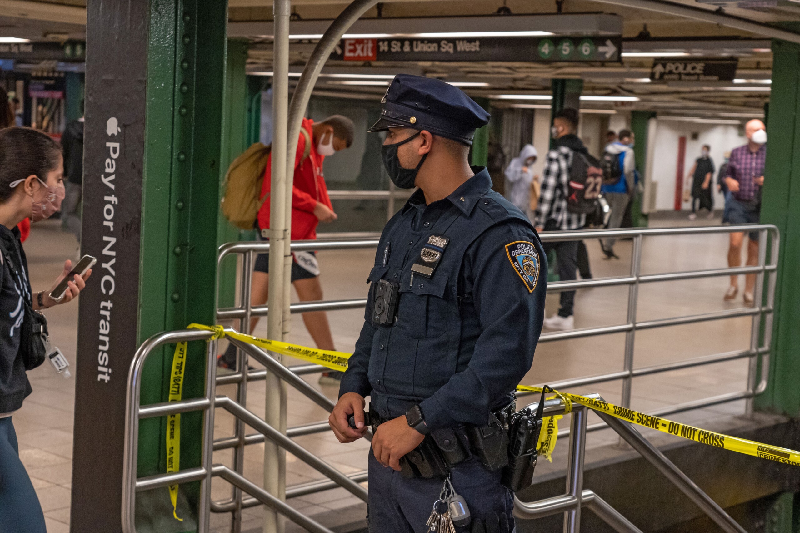 NEW YORK, NY – OCTOBER 25: NYPD zabezpiecza Nowy Jork, licencja: shutterstock/By Ron Adar